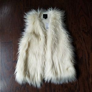 NWT Faux Fur Vest